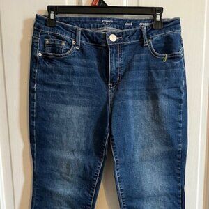 Crown and Ivy Cropped Boot jeans, Size 6